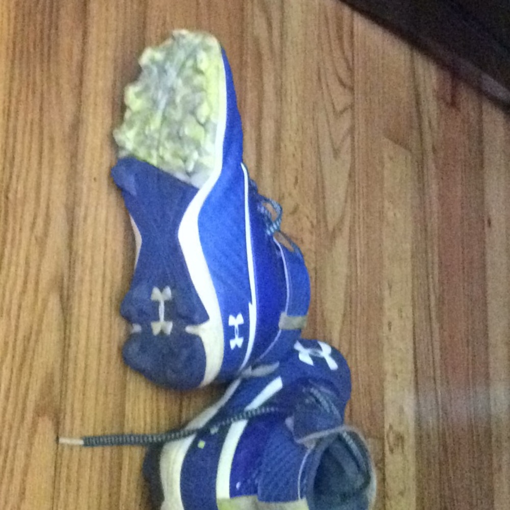 Used under armour Bryce Harper baseball cleats - Picture 2 of 2